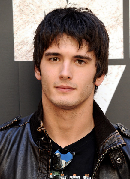http://www.cinemagia.ro/img/db/actor/12/10/14/yon-gonzalez-346888l.jpg